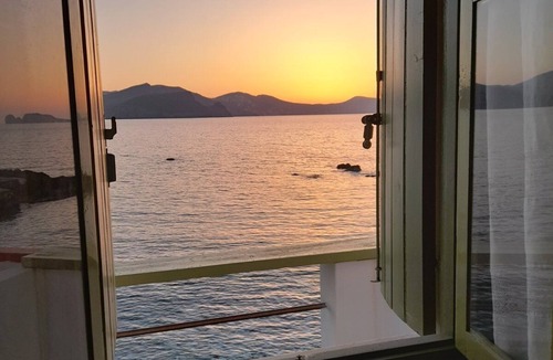 Milos House | Milos By The Sea – Seafront House