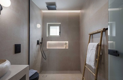Daratsos Hotel | Minimal Hideaway with Jacuzzi