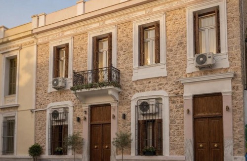 Agios Panteleimonas Hostel | misosdiaita