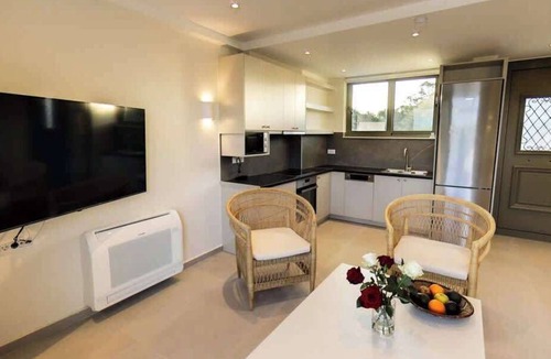 Pyrgos Psilonerou Villa | Mitos Luxury Villas Gerani/Heated Pool*/Sleeps20
