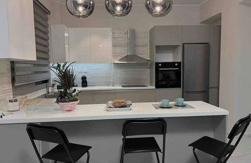 Chalcis Apartment | Modern Apartment 2 minutes from the beach!