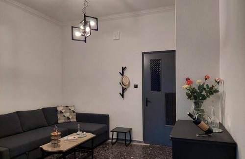 Mavrikiano Apartment | Modern apt with private garden next to the beach in the center of Elounda!