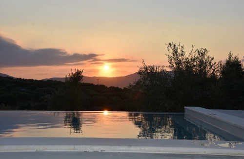 Douliana Villa | Modern & luxurious Villa Tsivaras, Private pool, 5mn from Kalyves Beach, Chania