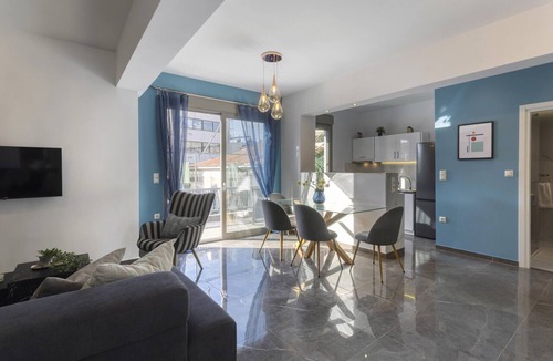 Omonia Apartment | Modern Renovated Apartment in Metaxourgio