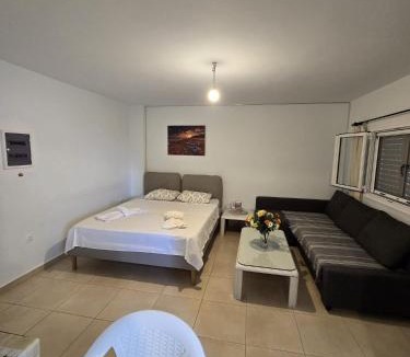 Keratsinion Apartment | Monda Apartment