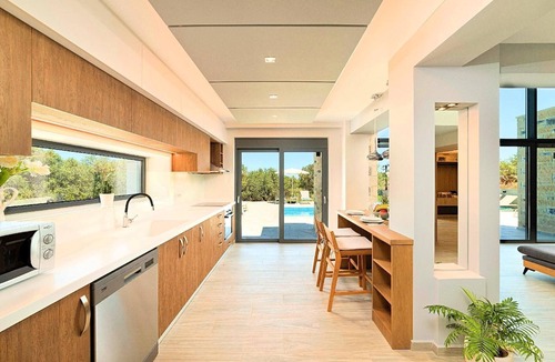Mathes House | Moonlight Grand Villa Heated Pool