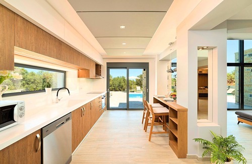 Mathes Villa | Moonlight Grand Villa 3 Heated Pools 45 guests
