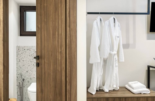 Axos Apartment | Mountain Escape in Axos-Cozy Apt With All the essentials for a perfect stay