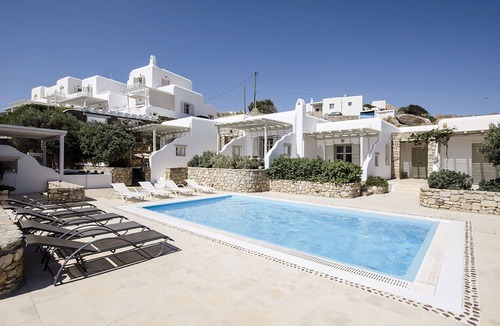 Ornos House | My Rental Homes - Marvi House with shared pool