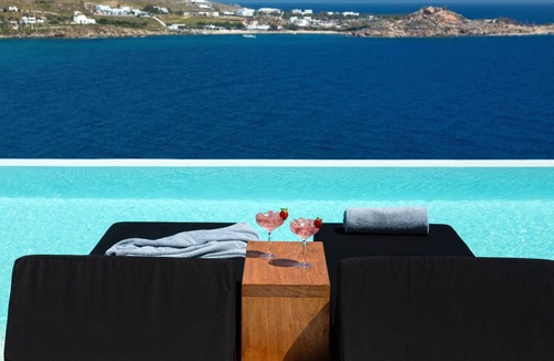 Paraga Villa | Mykonos Psarou Black Villa Near Nammos