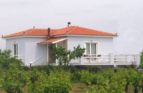 Kalloni Apartment | 'Mytilini House': A Charming 2-bedroom apartment, in Lesbos island with WiFi
