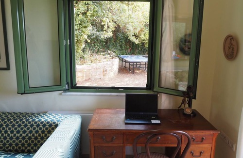 Prines Villa | NAFSIKA house with large garden in Prines' centre near restaurants, beach,city.