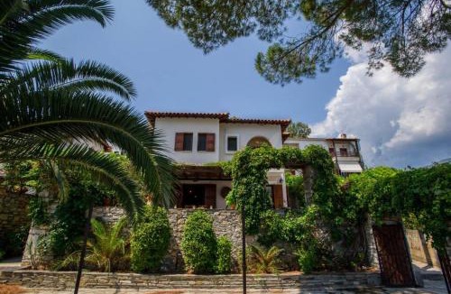 Kato Gatzea House | Natali's Villa by the sea