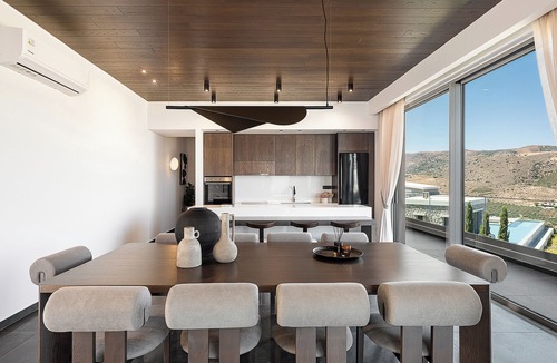 Kissamos Villa | New Luxury villa with infinity pool close to the city