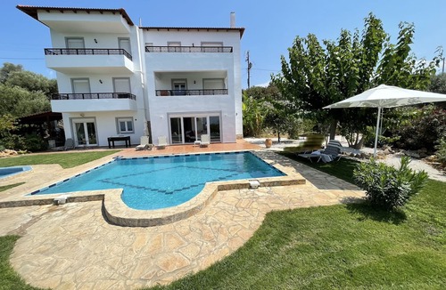 Rethymno Condo | New - Villa Cornelia with pool. G. 2-room apartment. Sea view - olive groves.