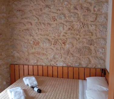 Papadhianika House | Niko's Stone Guest House
