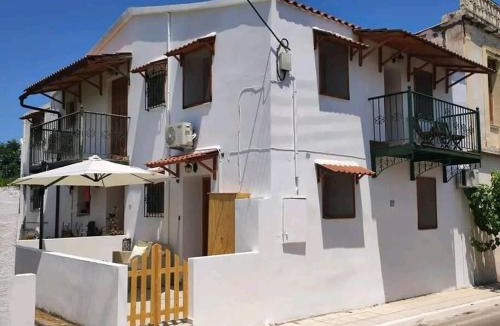 Mourniai House | Nikola's House