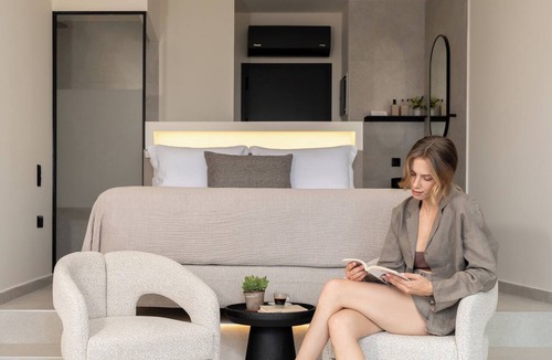 Skiathos Town Hotel | Nimfi Suites