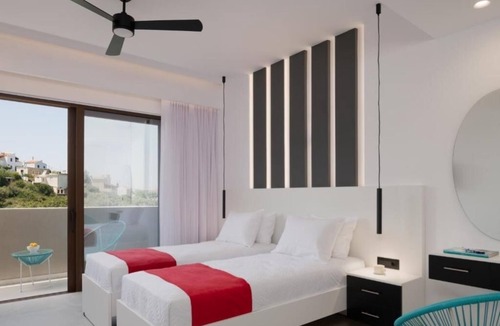 Paralia Kourna House | O-Cyanea Villa: Luxurious 4-Bedroom Retreat with Heated Pool in Kournas