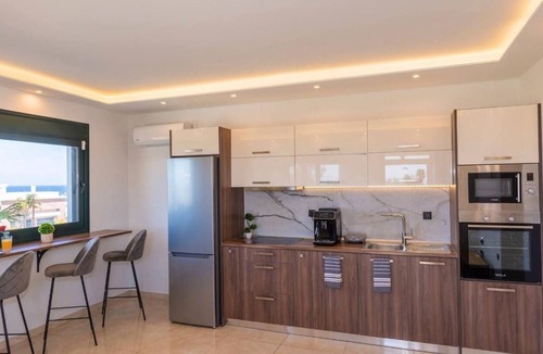 Petaloudes Apartment | Odyssey sea view Jacuzzi Beach