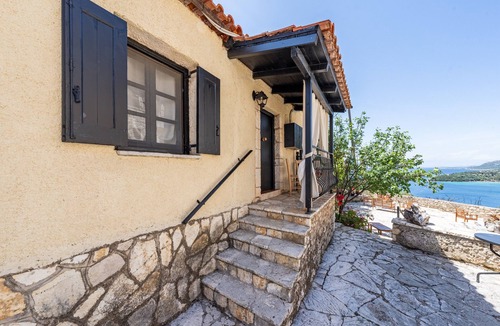 Sivota House | Old Manor Cottage House 4 with Sea View, Wi-Fi, and Air Conditioning