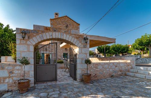 Pyrgou Dirou House | Olea