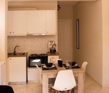 Anatolikos Sinikismos Apartment | Olga & Dimitris