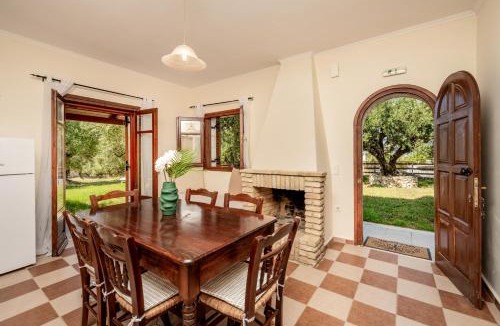 Zakynthos Town House | Oliva Cottage - Ideal for Families Close to Zakynthos Town