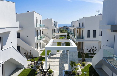 Paralia Ofryniou Apartment | Olive Garden Residential Complex- Two Bedroom Loft