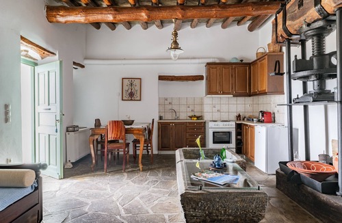 Andros Town Apartment | Olive Guesthouse Junior Apartment with Sea View and Wi-Fi