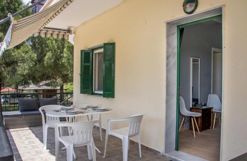 Nea Iraklia Apartment | Olivemare Holidays