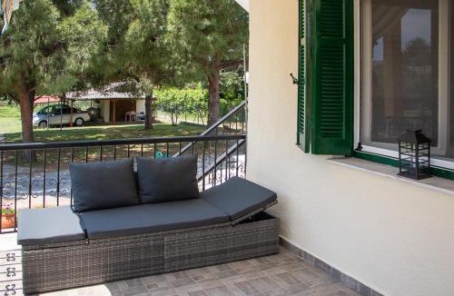 Nea Iraklia Apartment | Olivemare Holidays