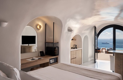 Oia House | Olvos Luxury Suites