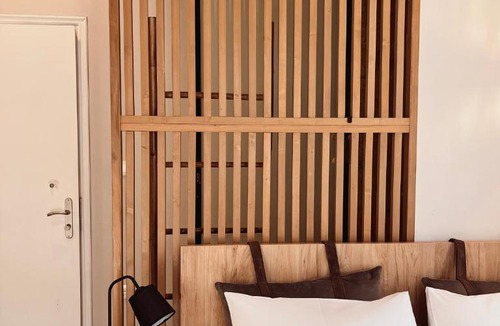 Skopelos Town Hotel | Orfeas Luxury Rooms & Studio