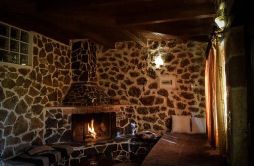 Synikia Mesi Trikalon House | Paliokastro Guesthouse