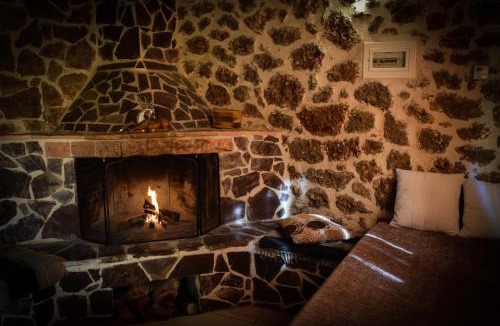 Synikia Mesi Trikalon House | Paliokastro Guesthouse