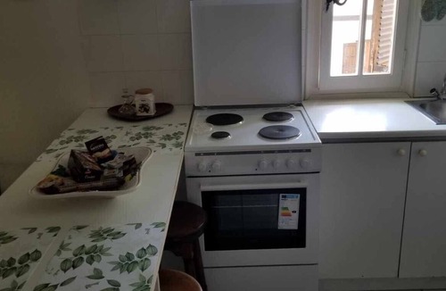 Papa Nero Apartment | Paradise in Ai Giannis Apartment with Sea View, Wi-Fi, and Air Conditioning