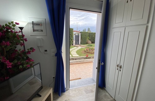 Paralia Apartment | Patras Blue Suite - ground floor apartment with all the necessary amenities.