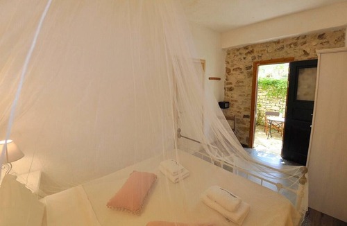 Gaios Condo | Paxos Summer Getaway - Bright & Comfy Room