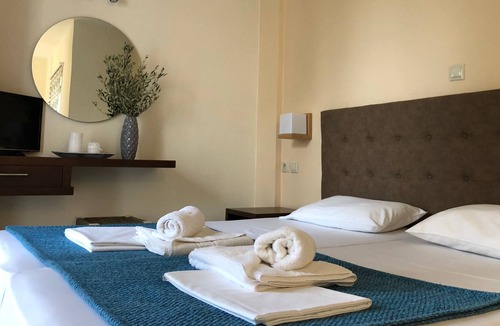 Platanes Apartment | Peace of mind in the heart of Platanes.