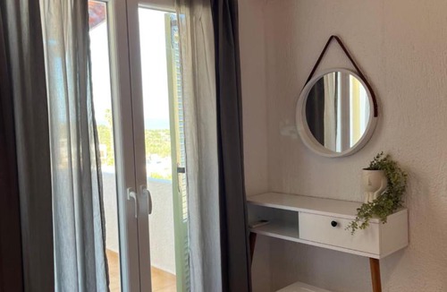 Istron Apartment | Pella in Istron