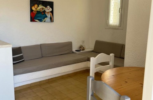 Istron Apartment | Pella in Istron