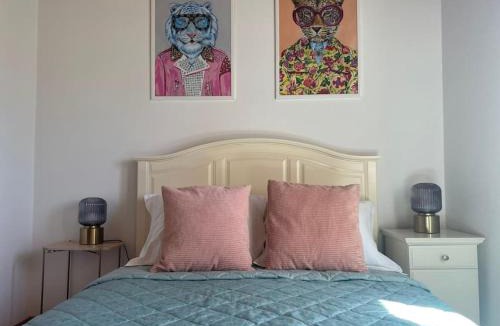 Perdhika Apartment | Perdika's Cove, spacious sea view family home