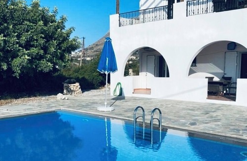 Plaka Villa | Perfect Holiday Getaway