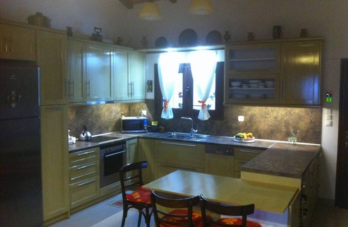 Longos Villa | Perfectly Located House by the Sea