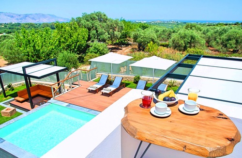 Kavallos Villa | Perla Bianca Heated Pool