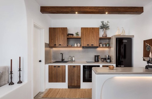 Tinos Town Hotel | Petra Suite by Vivian Horizon Tinos, Vivian Suites Tinos