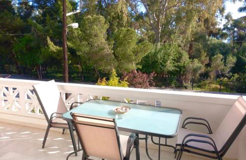 Xylokastron Apartment | Pine Breeze Apartment