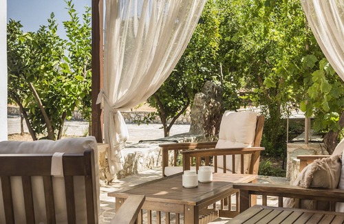 Pesada Cottage | Ploes Luxury Cottages “Eleni” overlooking the sea