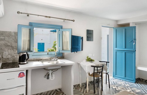 Amorgos Town Apartment | Politimi N8 Studio with Mountain View, Wi-Fi, and Air Conditioning